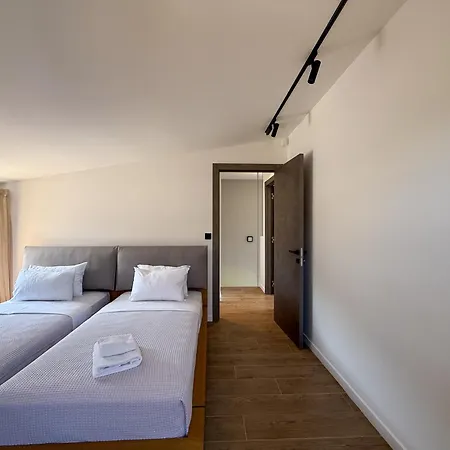 Giorgio By Halu! - Luxurious In Sane