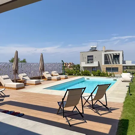 Giorgio By Halu! - Luxurious In Sane