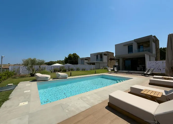 Giorgio By Halu! - Luxurious In Sane